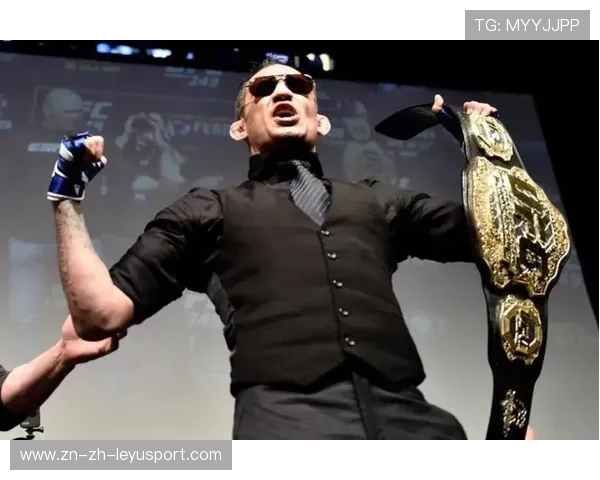 UFC双主赛均出现暴力KO,激情四溢的终极对决震撼全场 UFC双主赛均出现暴力KO,激情四溢的终极对决震撼全场