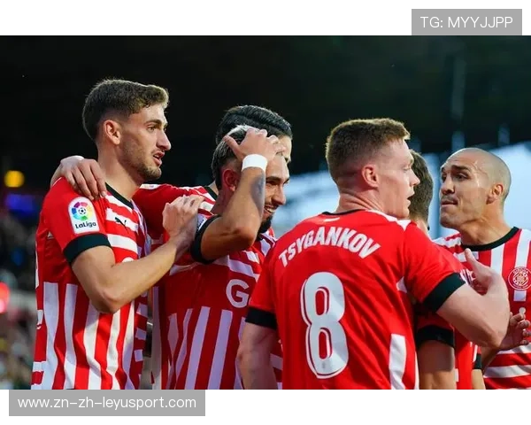 赫罗纳左右摇摆的推进战术，让对手防线彻底崩溃